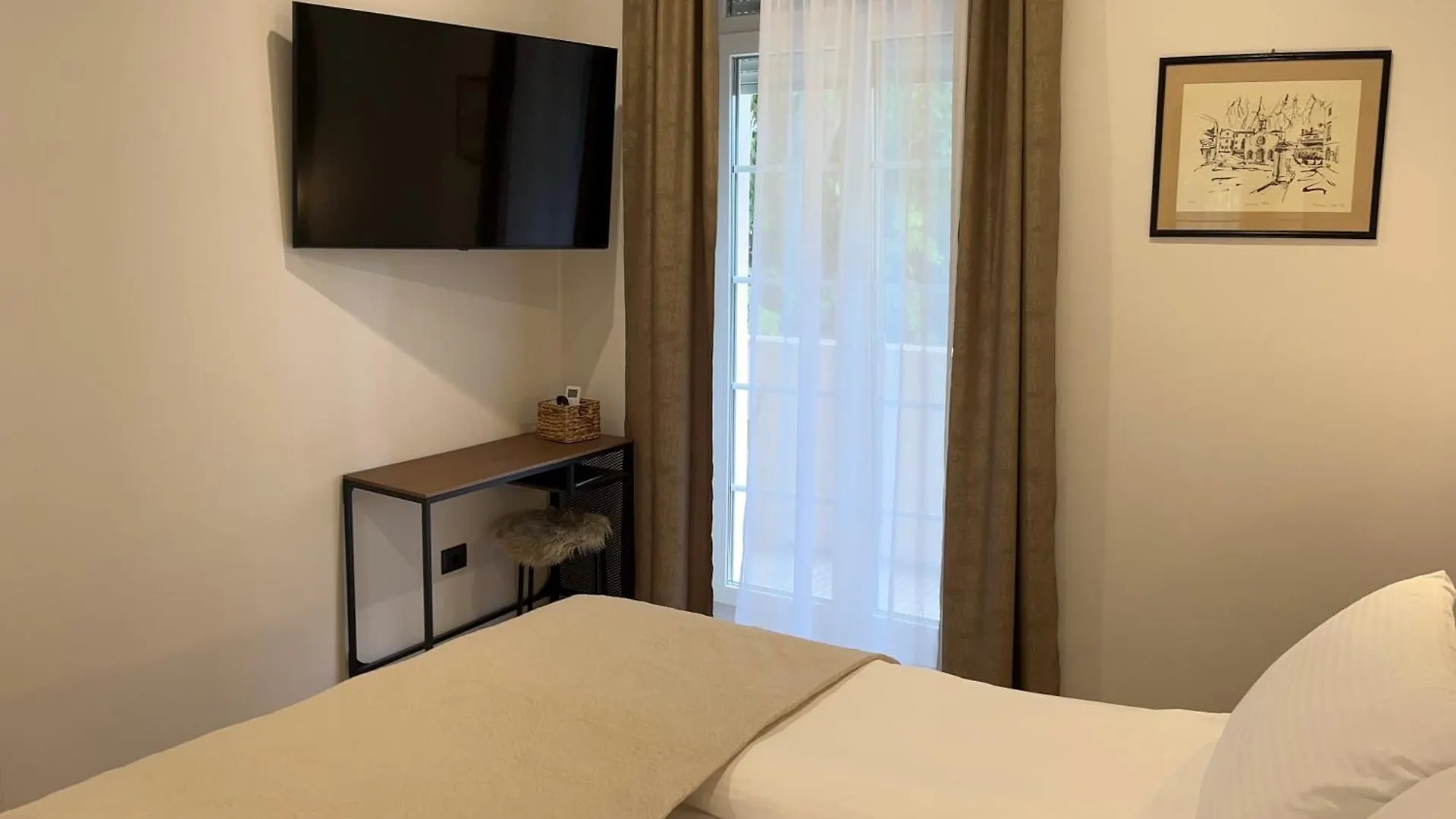 Apartments Incis Next To The Pula Amphitheather Croatia