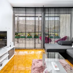 https://melesio-apartman.splithotels.org